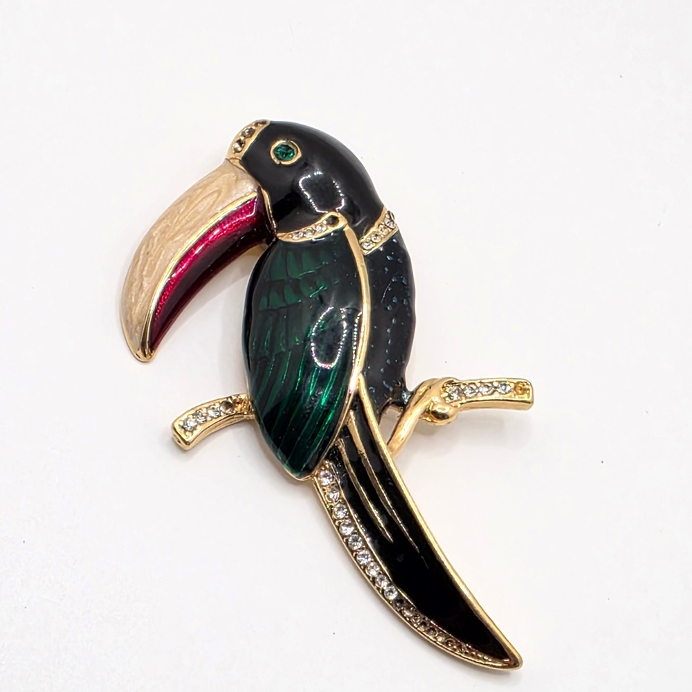 Vintage Style Toucan Bird Enamel Rhinestone Gold Tone Brooch Pin